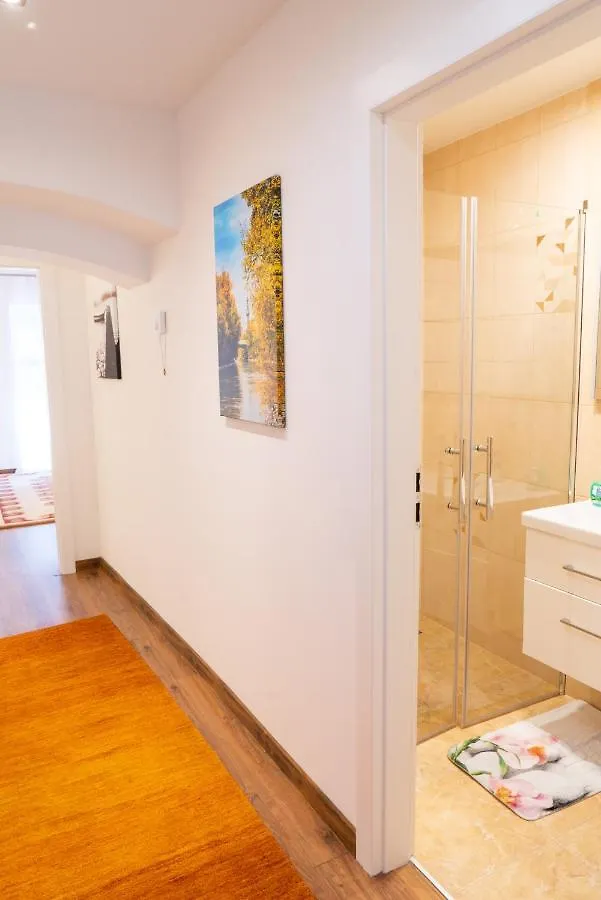 Dana'S Apartment Beim Augarten Viena Austria
